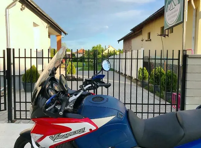 Pensionat Szep Napot Vendeghaz *